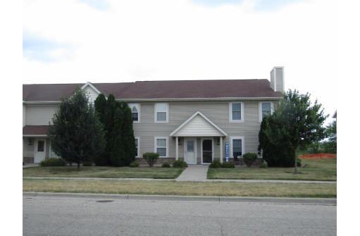 2855 Holiday Drive 8, Janesville, WI 53545