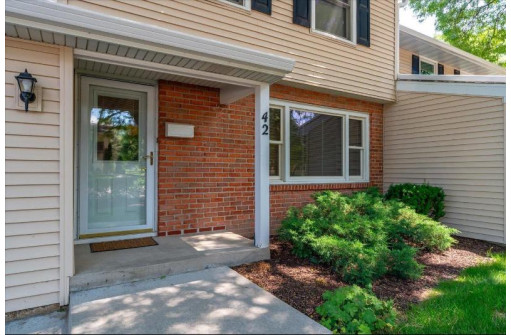 42 Whitcomb Circle, Madison, WI 53711