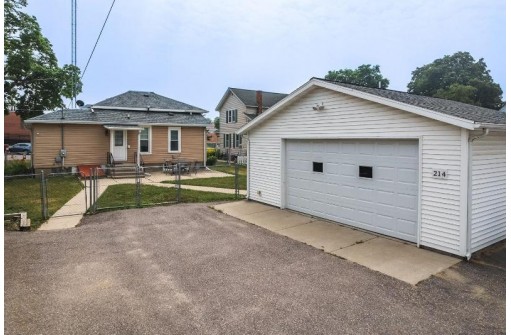 214 5th Avenue, Baraboo, WI 53913