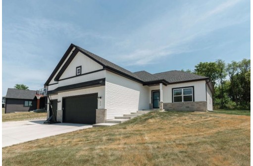 616 Greenway Point Drive, Janesville, WI 53548