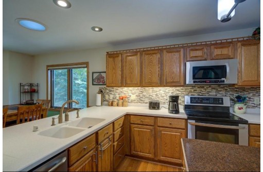 1772 Chadsworth Drive, Sun Prairie, WI 53590