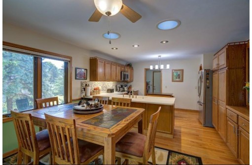 1772 Chadsworth Drive, Sun Prairie, WI 53590