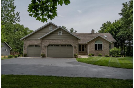 N7770 Half Moon Bay Drive, New Lisbon, WI 53950