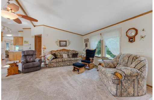 S2472 Henderson Road, Wonewoc, WI 53968