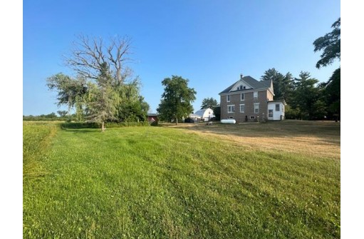 S2663 County Road V, Reedsburg, WI 53959