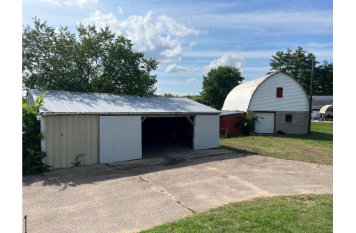 S2663 County Road V, Reedsburg, WI 53959