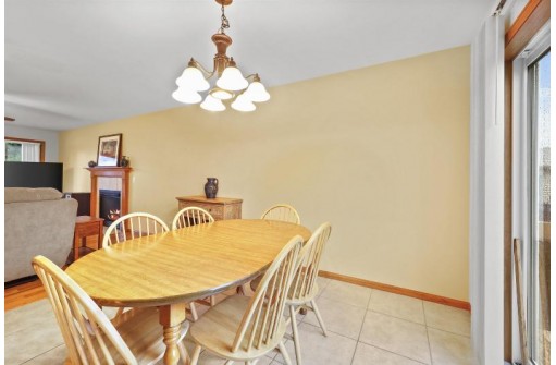 1167 N Thompson Road, Sun Prairie, WI 53590