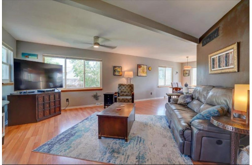 1398 Prairie Rose Drive, Sun Prairie, WI 53590