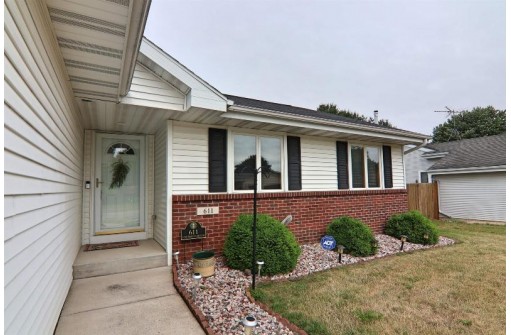 611 N Wuthering Hills Drive, Janesville, WI 53546