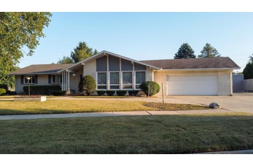 1023 N Pontiac Drive, Janesville, WI 53545