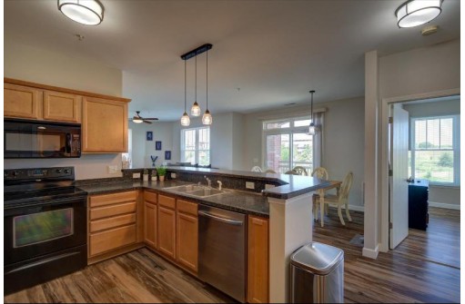 141 Metro Terrace 207, Madison, WI 53718