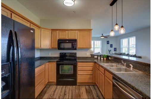 141 Metro Terrace 207, Madison, WI 53718