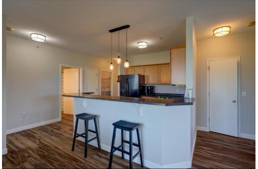 141 Metro Terrace 207, Madison, WI 53718