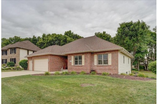 2013 Foggy Mountain Pass, Waunakee, WI 53597