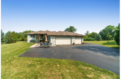 4407 E Palakwia Drive, Janesville, WI 53546