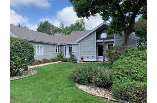 28 Quail Ridge Drive, Madison, WI 53717