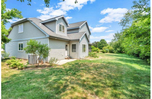 1019 Hillside Circle, Verona, WI 53593