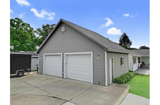 1002 N High Street, Fort Atkinson, WI 53538