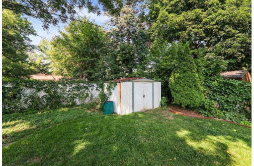 1810 Schlimgen Avenue, Madison, WI 53704