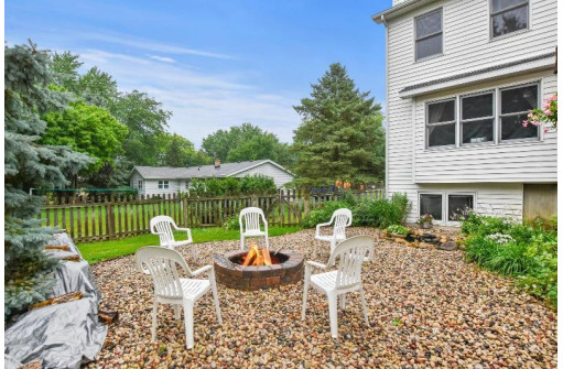 6217 Harvest Lane, DeForest, WI 53532