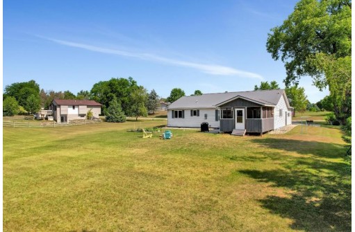 N6735 Donlin Drive, Pardeeville, WI 53954