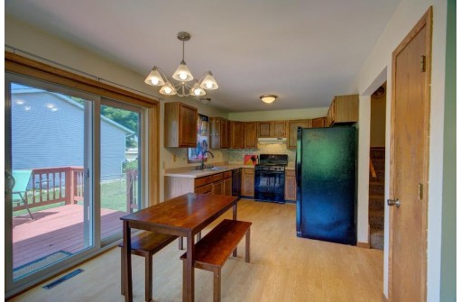 429 Old Indian Trail, DeForest, WI 53532