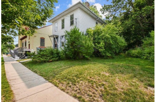 945 Jenifer Street, Madison, WI 53703