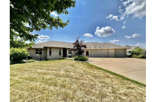 5124 N Old Orchard Drive, Janesville, WI 53545