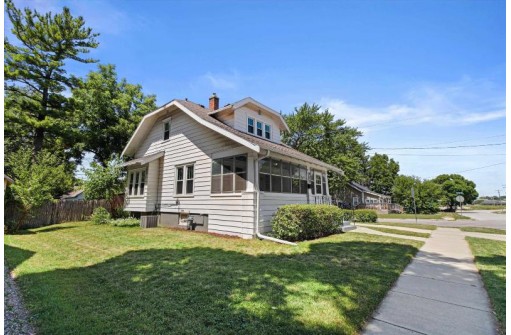 435 Jefferson Street, Fort Atkinson, WI 53538-1822