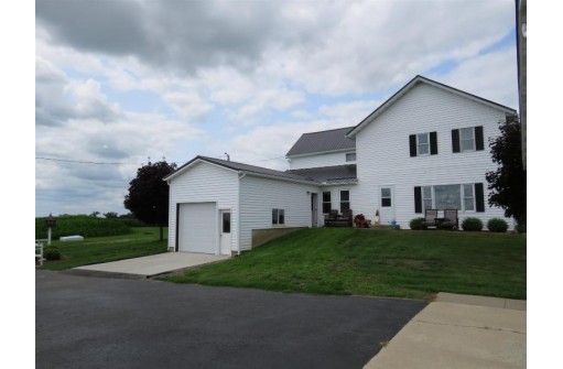 716 Rock Church Road, Livingston, WI 53554