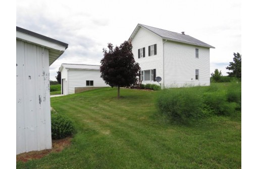 716 Rock Church Road, Livingston, WI 53554