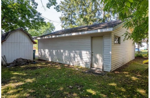 815 West Street, Baraboo, WI 53913