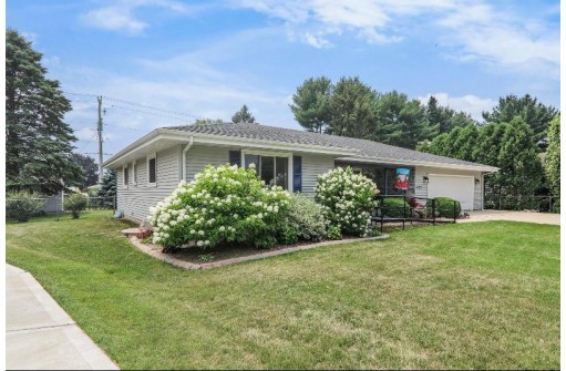 2426 Sauk Drive, Janesville, WI 53545