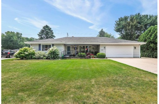 2426 Sauk Drive, Janesville, WI 53545