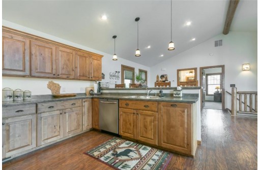 W5581 Castaway Drive, New Lisbon, WI 53950