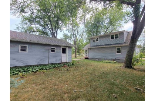 2055 S Corene Avenue, Beloit, WI 53511-4110