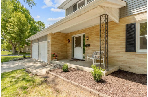 486 Woodside Terrace, Madison, WI 53711