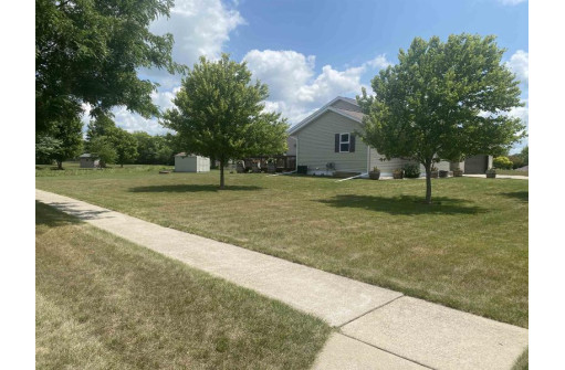 592 Abey Drive, Evansville, WI 53536