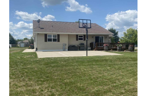 592 Abey Drive, Evansville, WI 53536