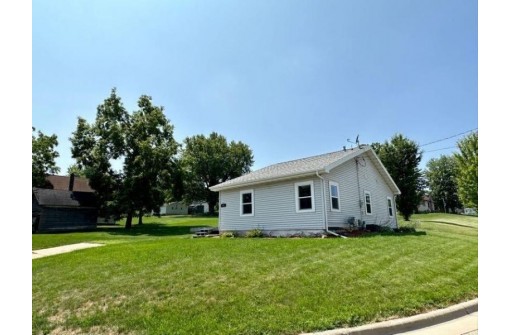 311 S Van Buren Street, Lancaster, WI 53813