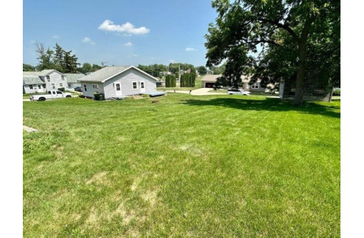 311 S Van Buren Street, Lancaster, WI 53813