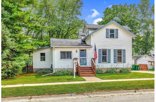 701 W Rollin Street, Edgerton, WI 53534