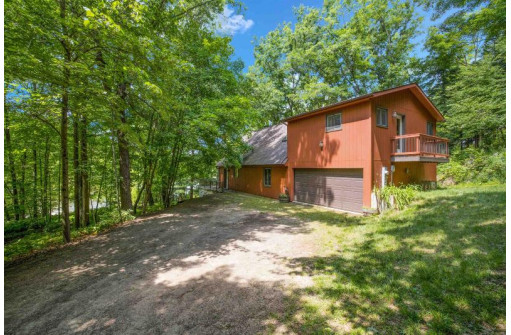 S629 E Redstone Drive, La Valle, WI 53941