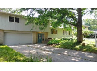 4413 Somerset Lane Madison, WI 53711-2817