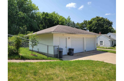 690 N 4th Street, Platteville, WI 53818