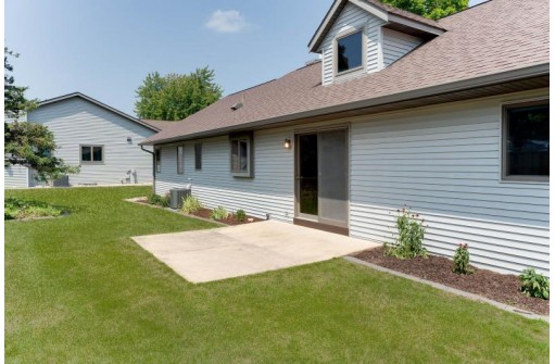 24 Village Homes Drive, Waunakee, WI 53597