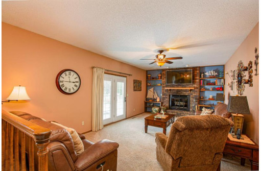 607 Carleton Drive, Lancaster, WI 53813