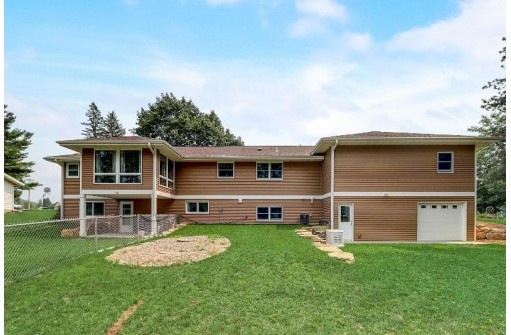 6187 County Road P, Dane, WI 53529