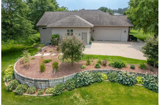 S4126 Whispering Pines Drive, Baraboo, WI 53913