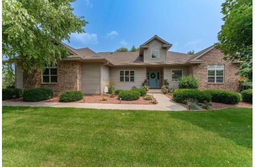 S4126 Whispering Pines Drive, Baraboo, WI 53913